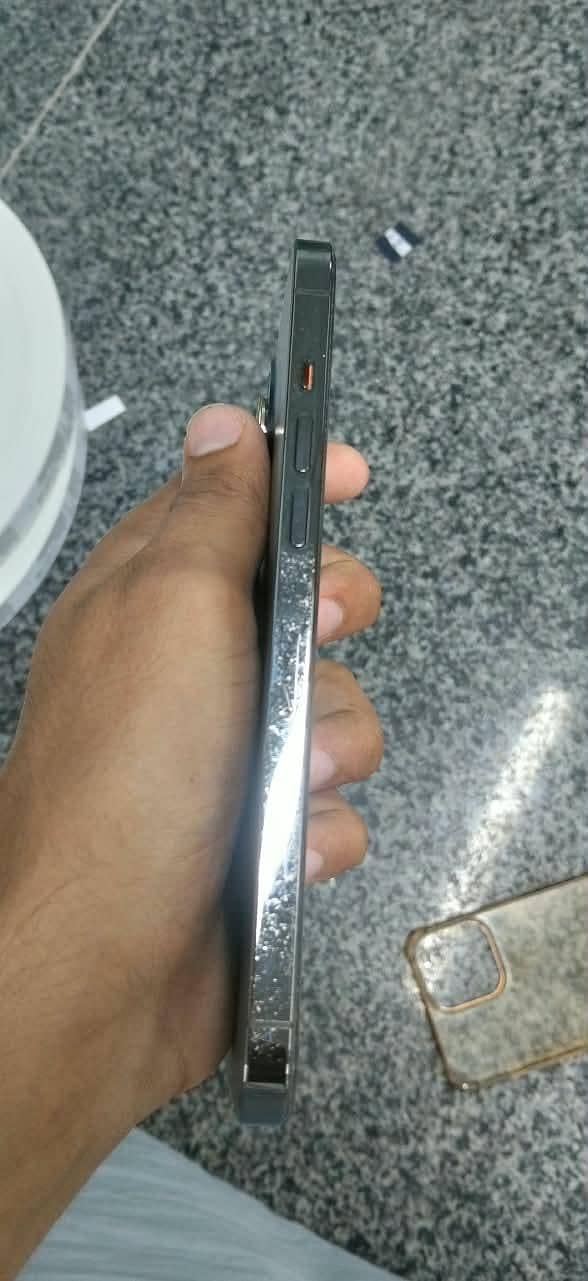 iphone 12 pro max 2