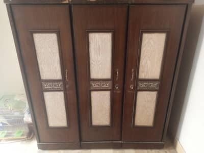 3 door wardrobe
