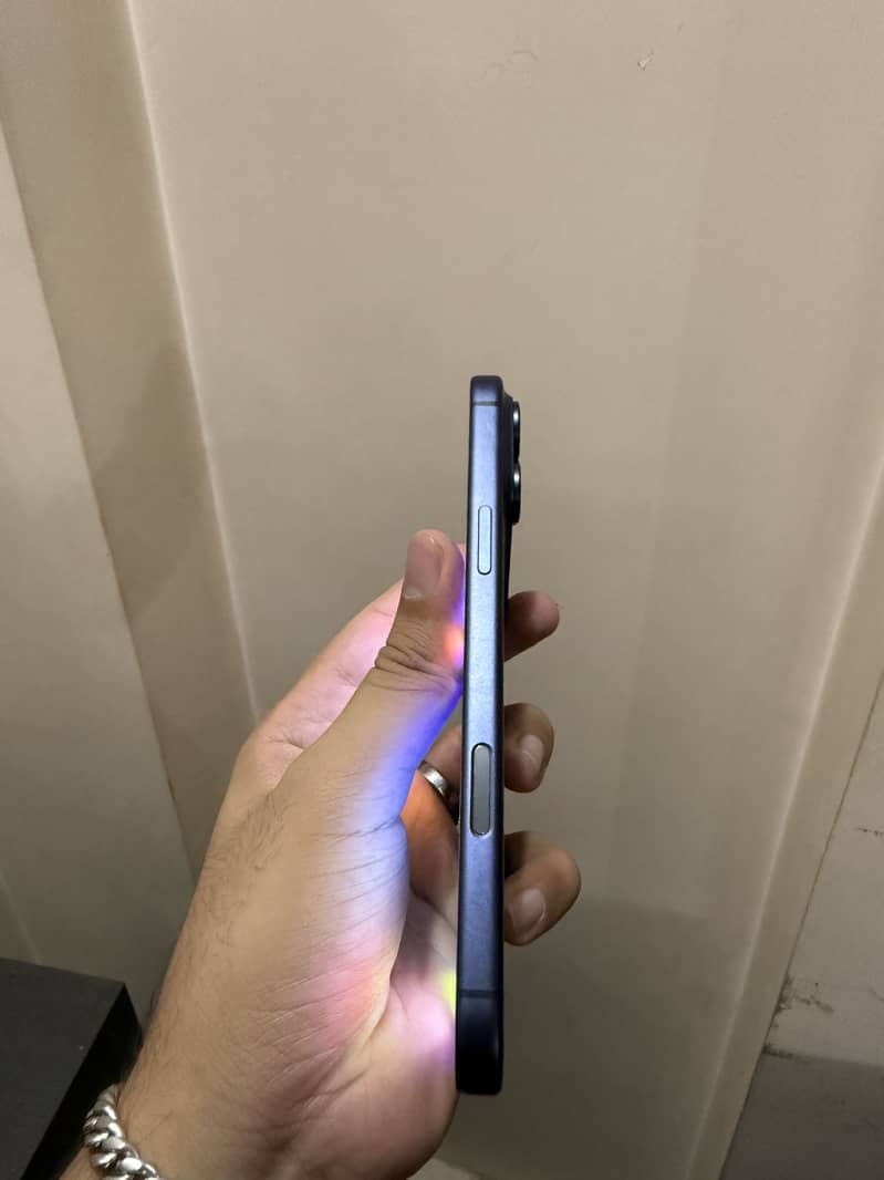 Apple iPhone 17 Pro Max 5