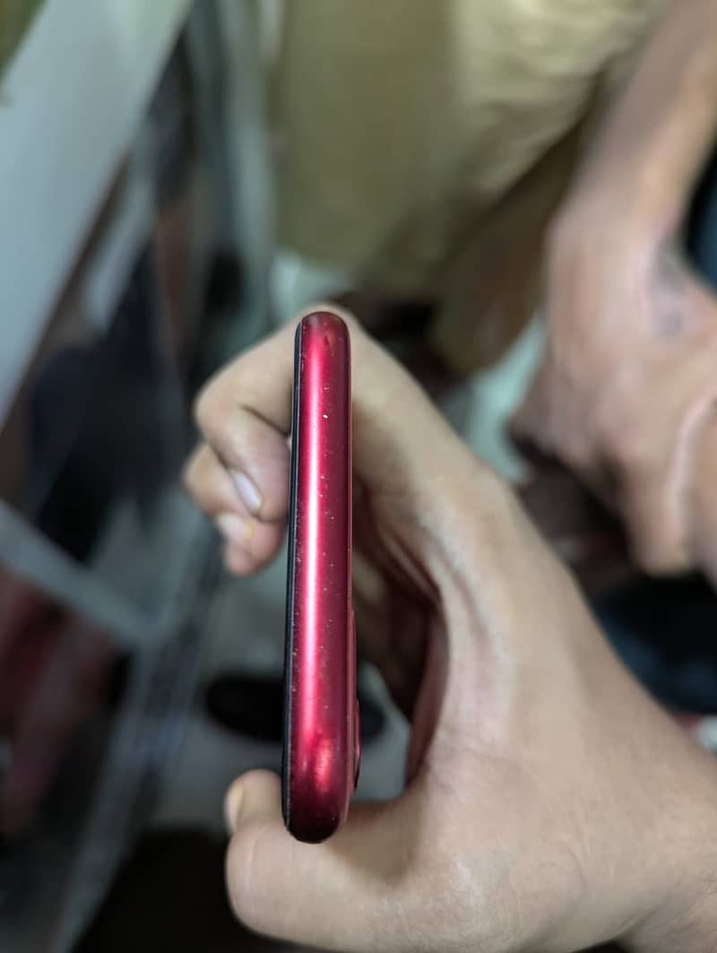 Apple iPhone 11 4