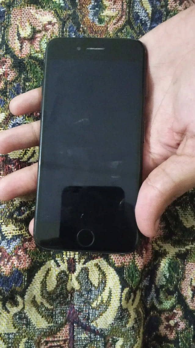 Apple iPhone 7 3