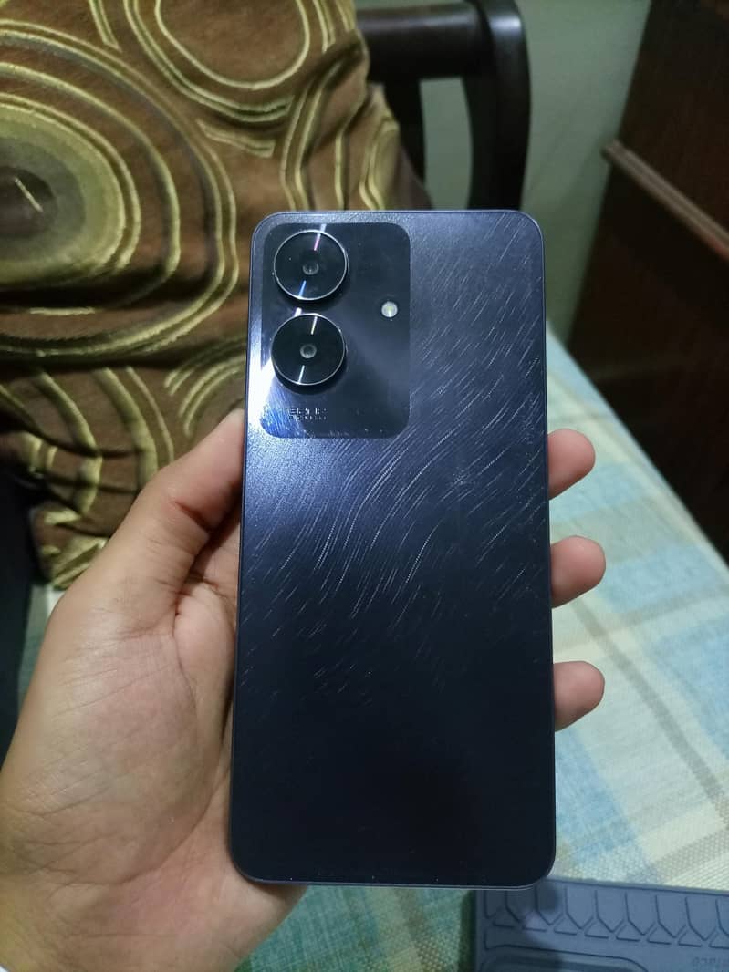 Realme Note 60 4