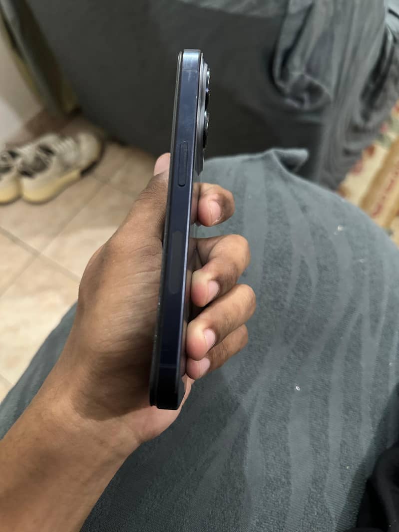 Apple iPhone 15 Pro 3