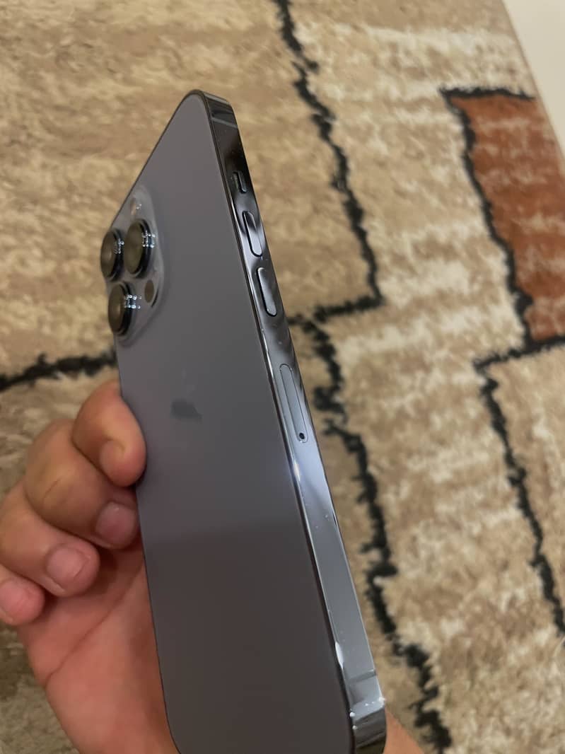 Apple iPhone 13 Pro 1