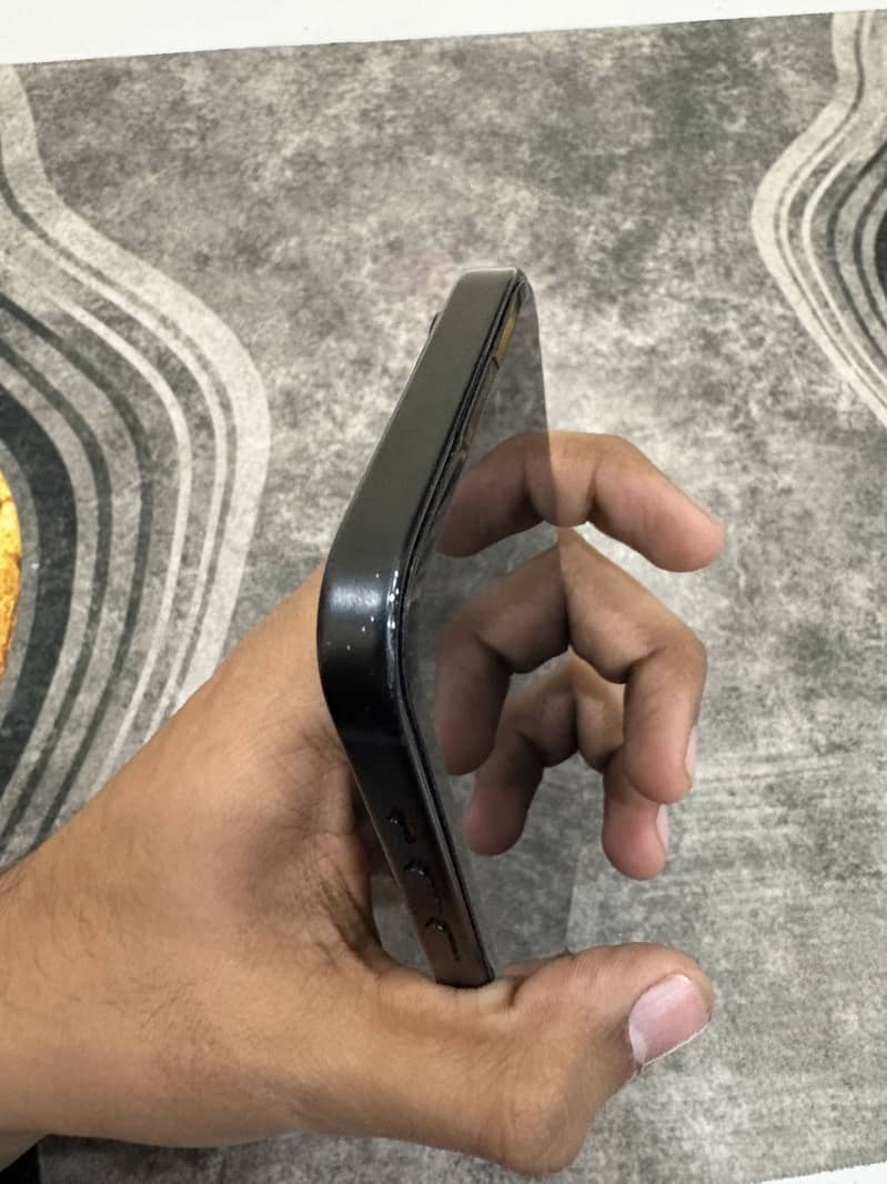 Apple iPhone 15 JV 3