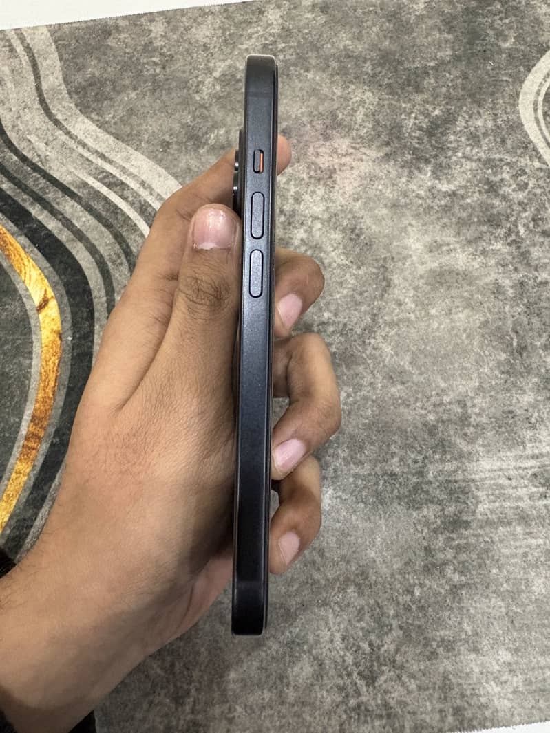 Apple iPhone 15 JV 5