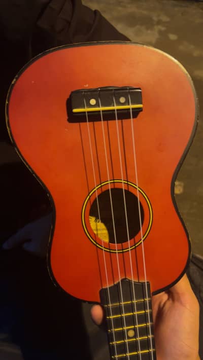 Ukulele/mini guitar for sale (with bag)