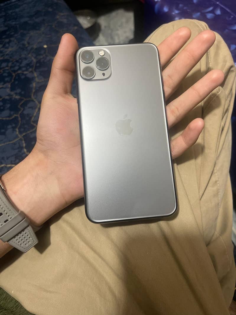 Apple iPhone 11 Pro Max 3