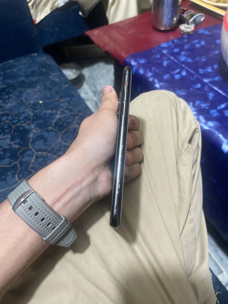 Apple iPhone 11 Pro Max 5