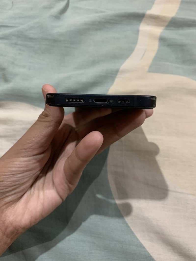 Apple iPhone 12 7