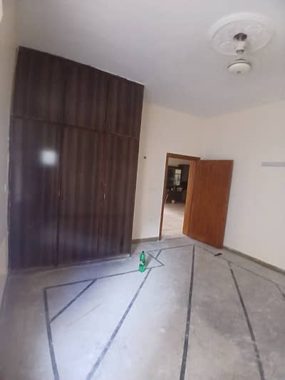 10MARLA SEPARATE ENTRANCE UPPER PORTION FOR RENT IN ALLAMA IQBAL TOWN