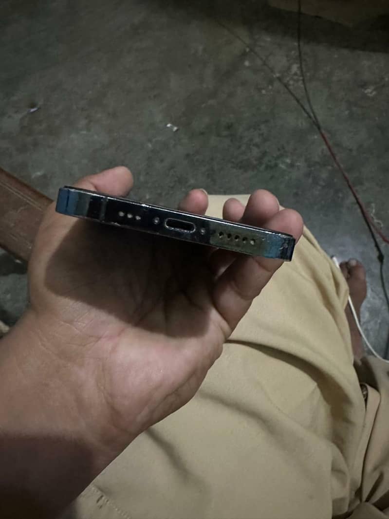 Apple iPhone 12 Pro 2