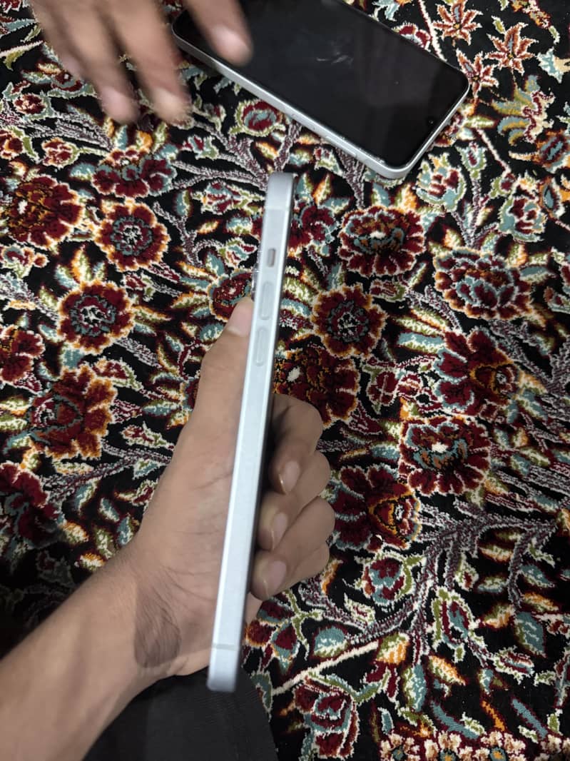 Apple iPhone 15 plus 1