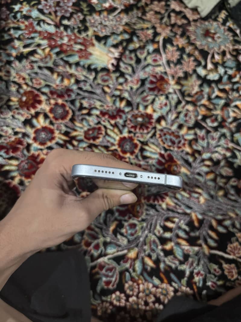 Apple iPhone 15 plus 2