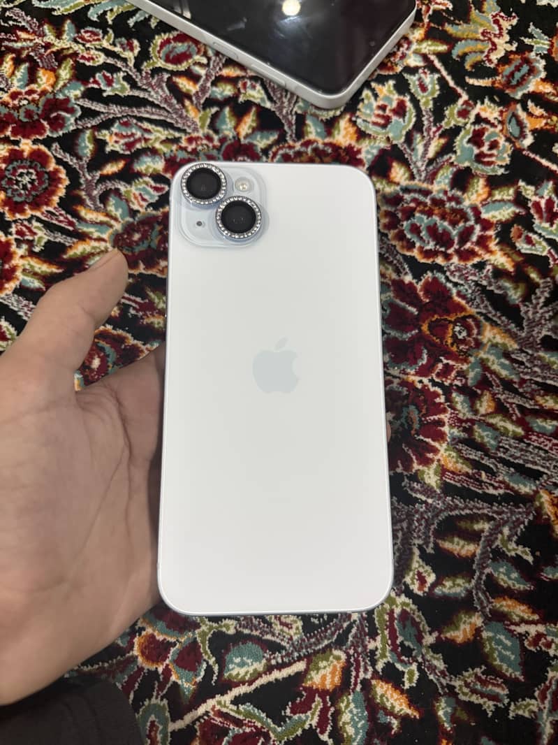 Apple iPhone 15 plus 3
