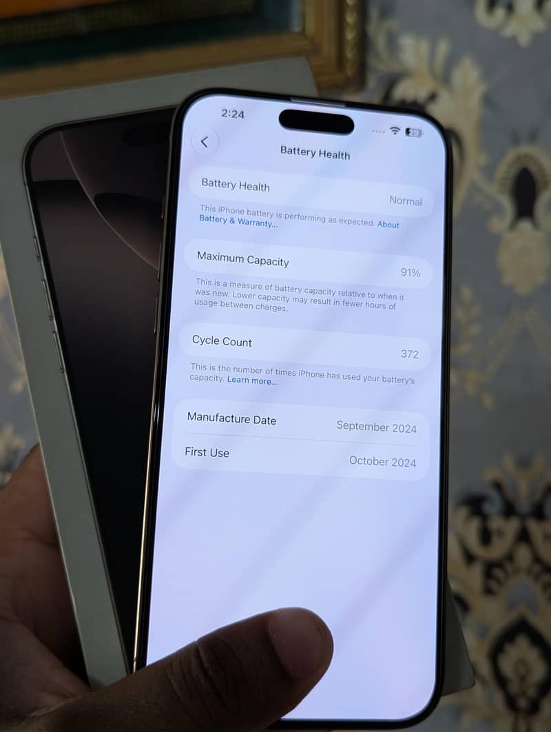 iPhone 16 Pro Max 4