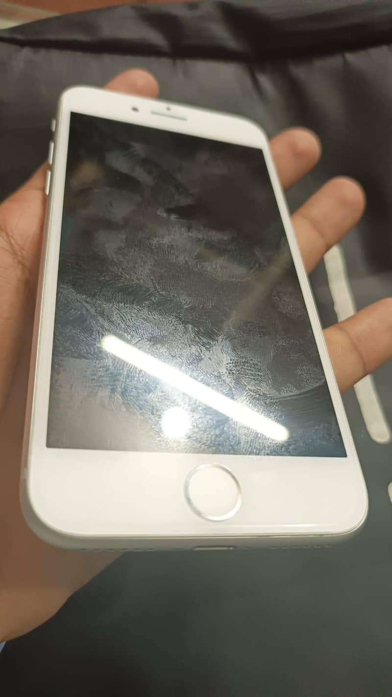 Apple iPhone 8 3