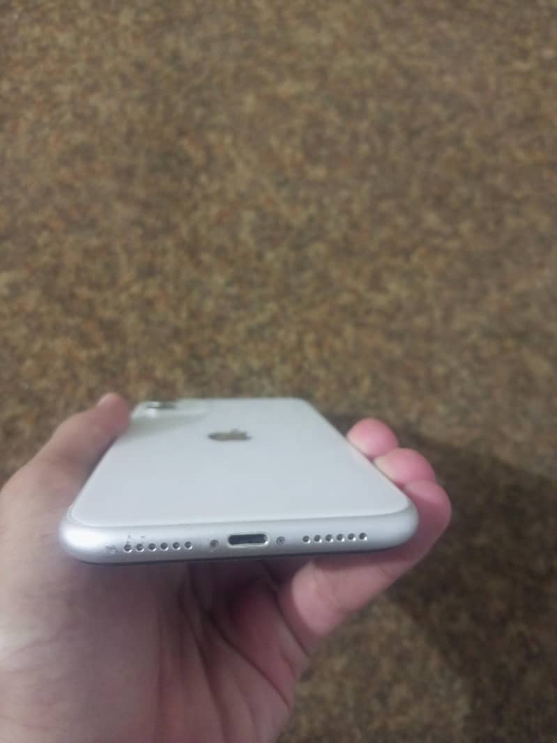 Apple iPhone 11 1