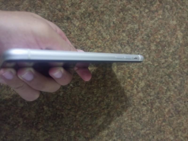 Apple iPhone 11 6