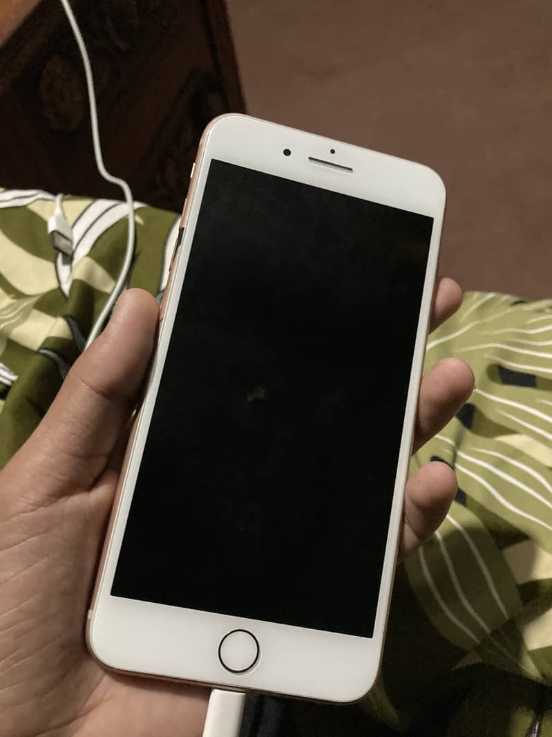 Apple iPhone 8 Plus 1