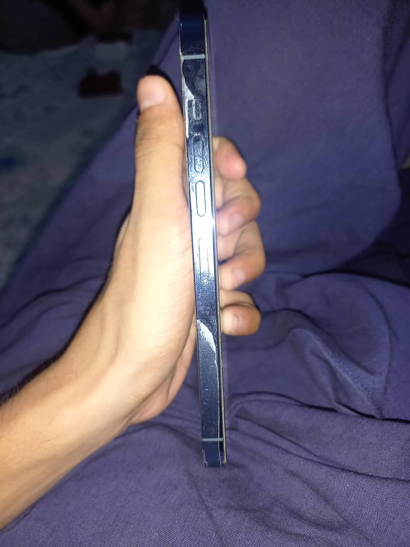 Apple iPhone 13 Pro Max 4