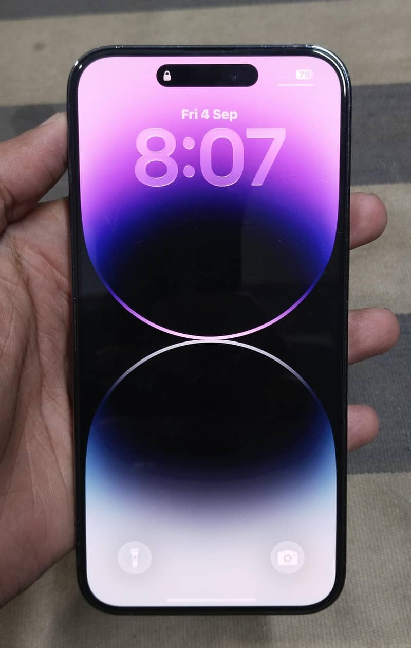 Apple iPhone 14 Pro Max 1