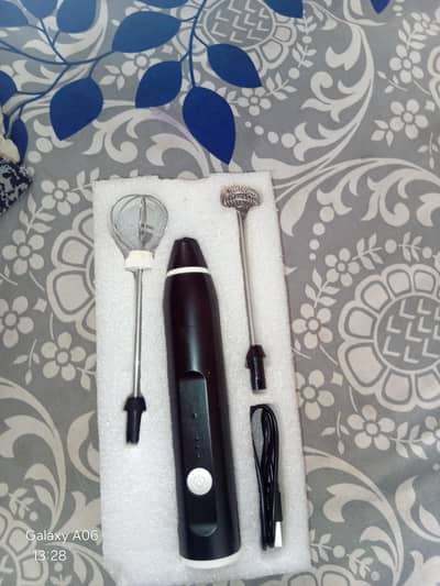 milk frother / coffee beater