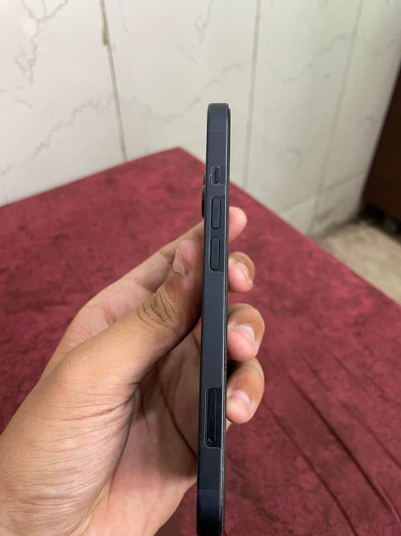 Apple iPhone 13 1