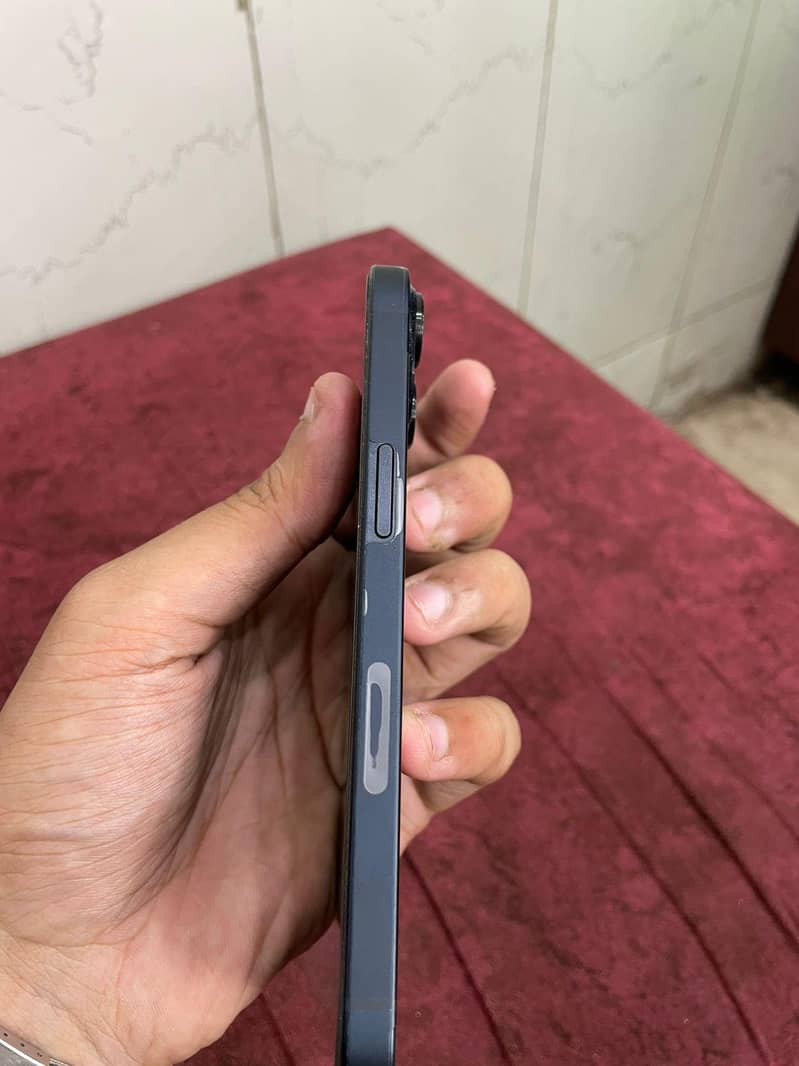 Apple iPhone 13 4