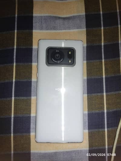 Sharp Aquos R6 12GB 128GB 240HZ refresh rate
