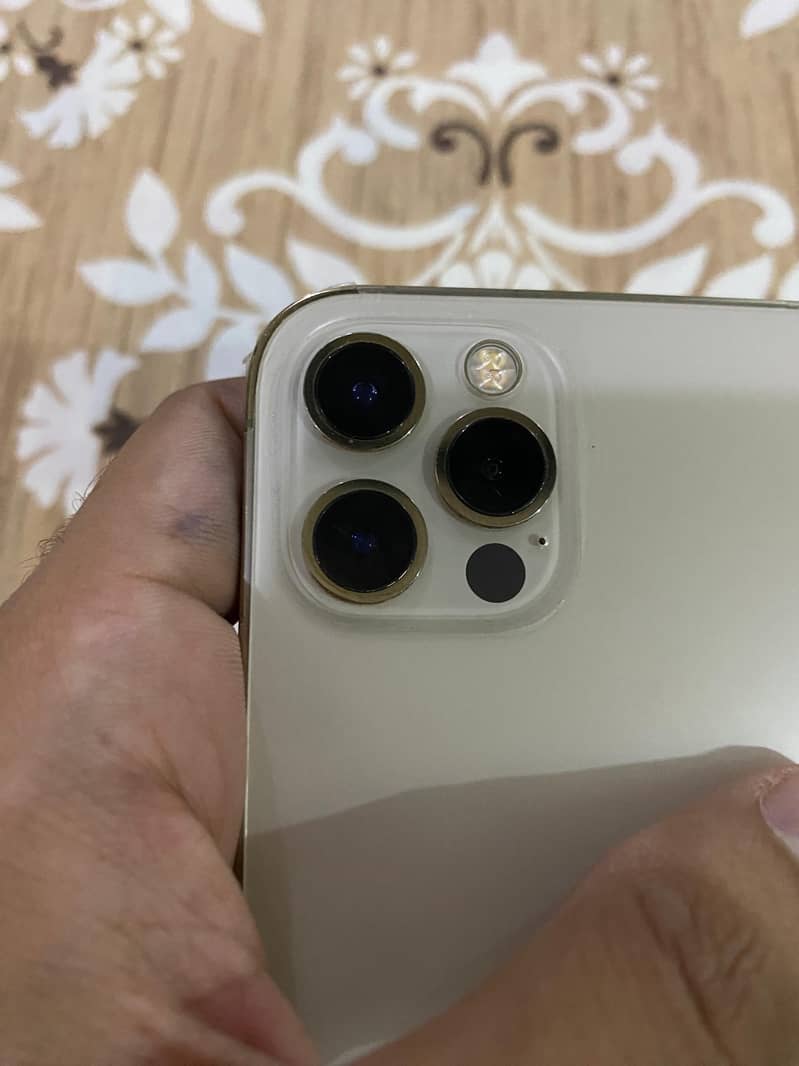 Apple iPhone 12 Pro 2