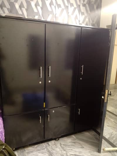 3 door wardrobe