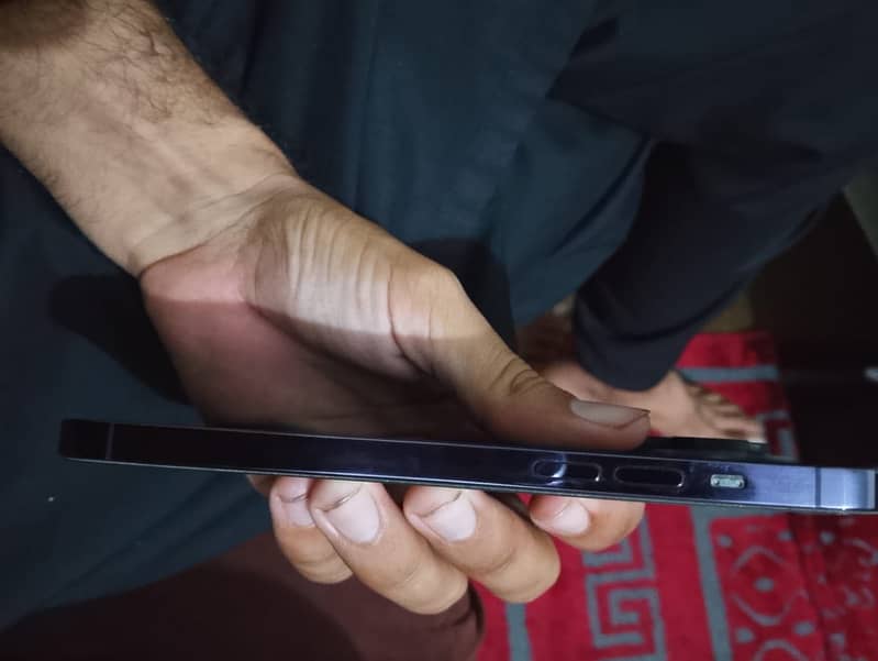 Apple iPhone 14 Pro Max 6