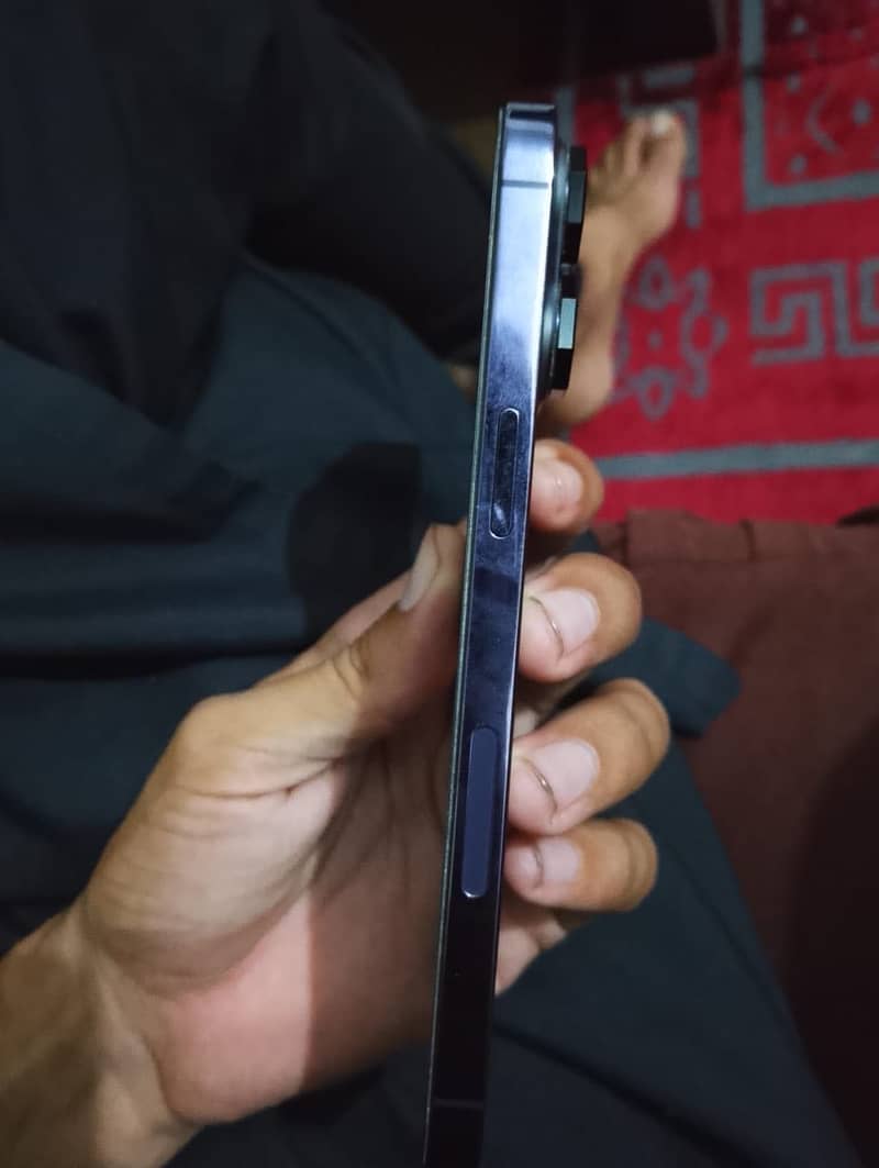 Apple iPhone 14 Pro Max 9