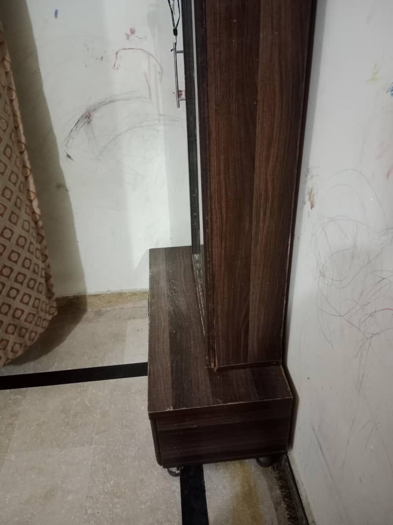 used dressing table 2