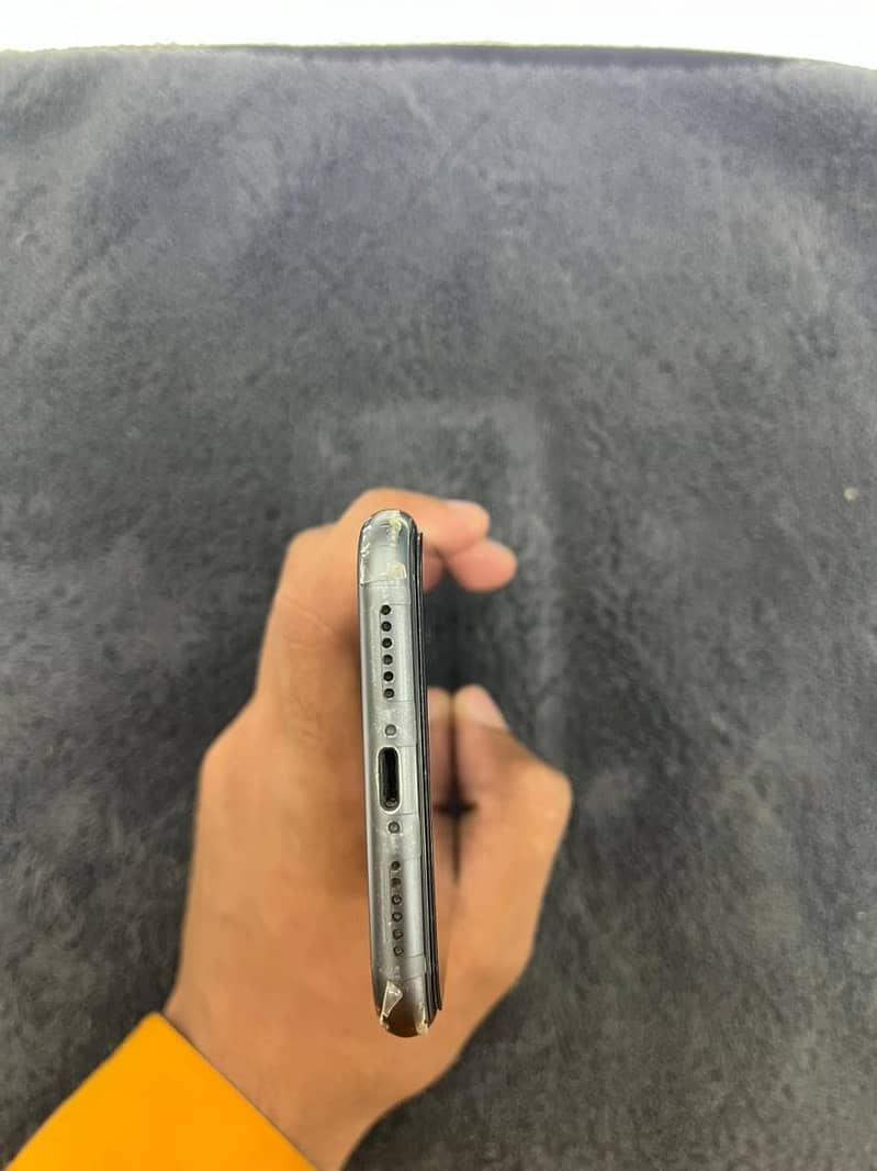 Apple iPhone 11 1