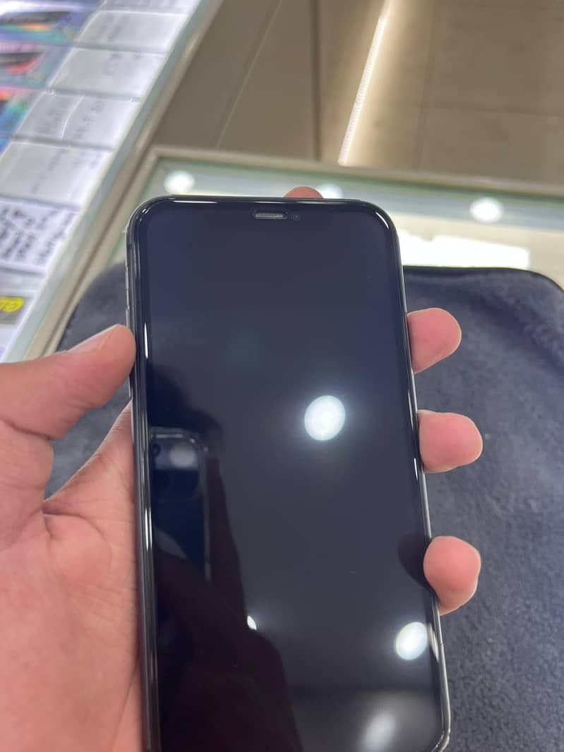 Apple iPhone 11 5