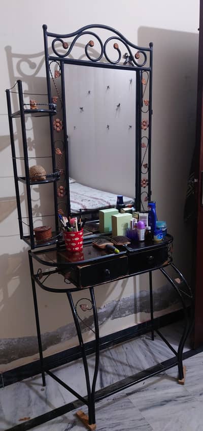 Dressing table for sale