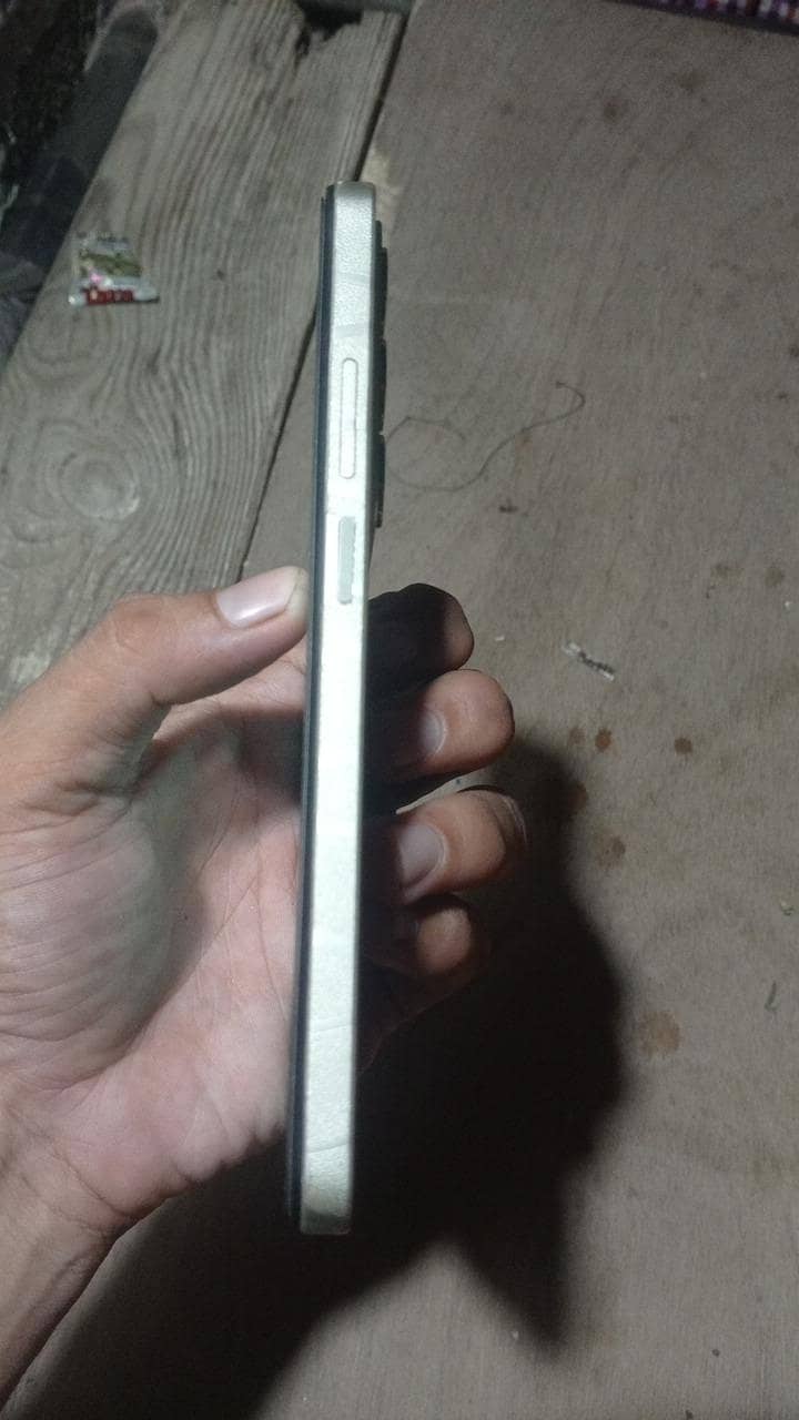 Realme C75 7