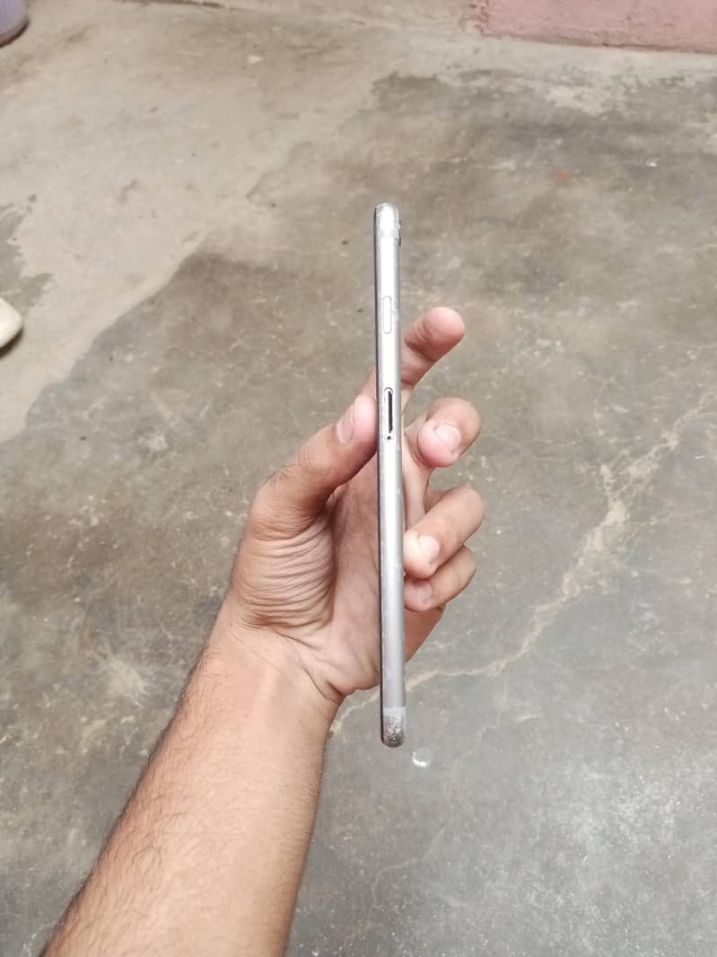 Apple iPhone 6S Plus 5