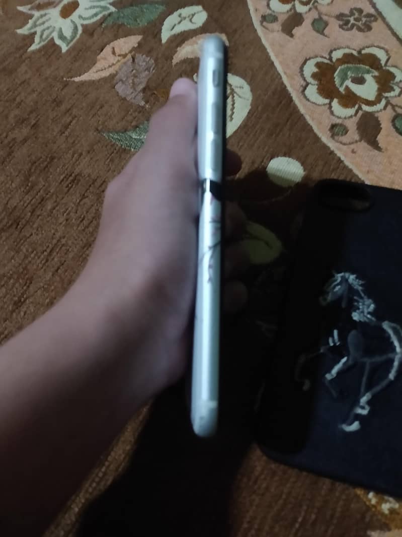 Apple iPhone SE2022 1