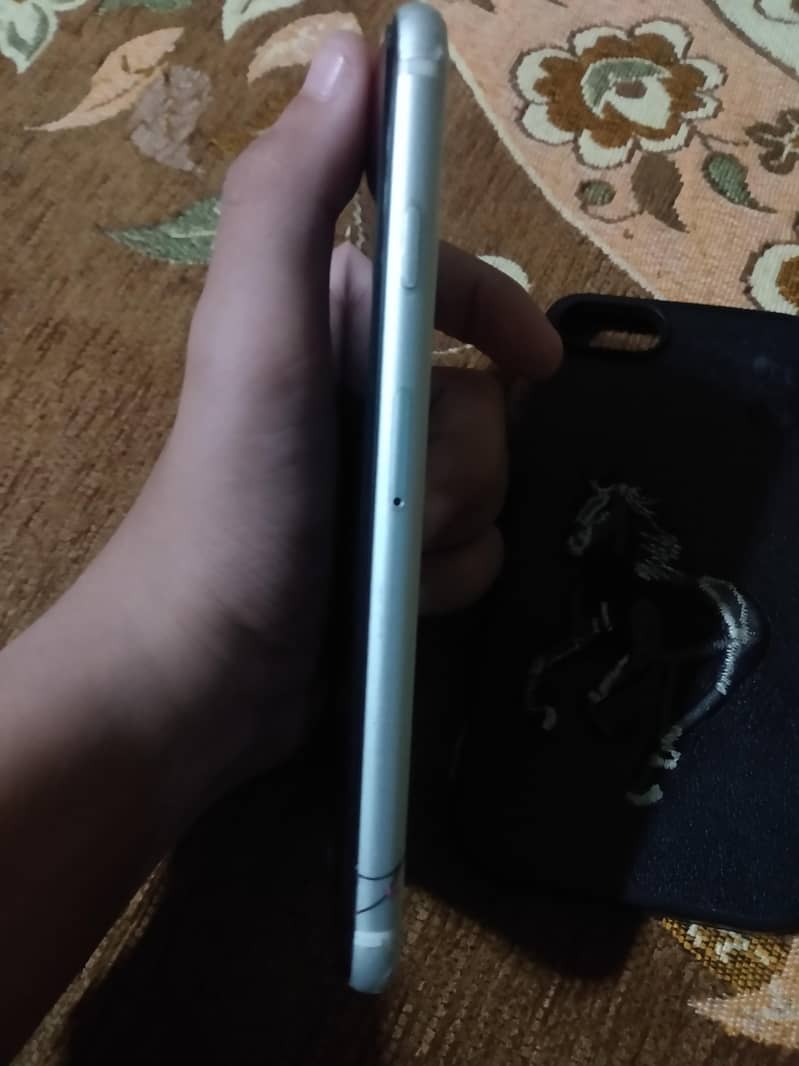 Apple iPhone SE2022 2