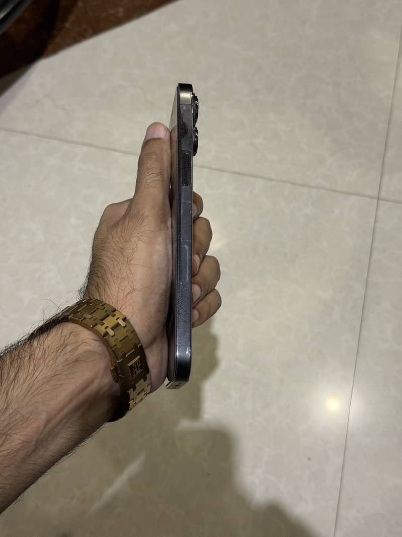 Apple iPhone 13 Pro Max 2