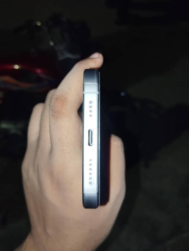 Apple iPhone 15 Pro Max 5