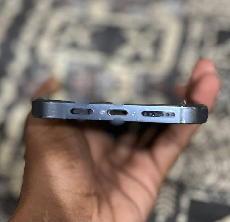 Apple iPhone 13 Pro Max 2