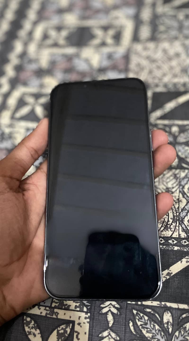 Apple iPhone 13 Pro Max 4