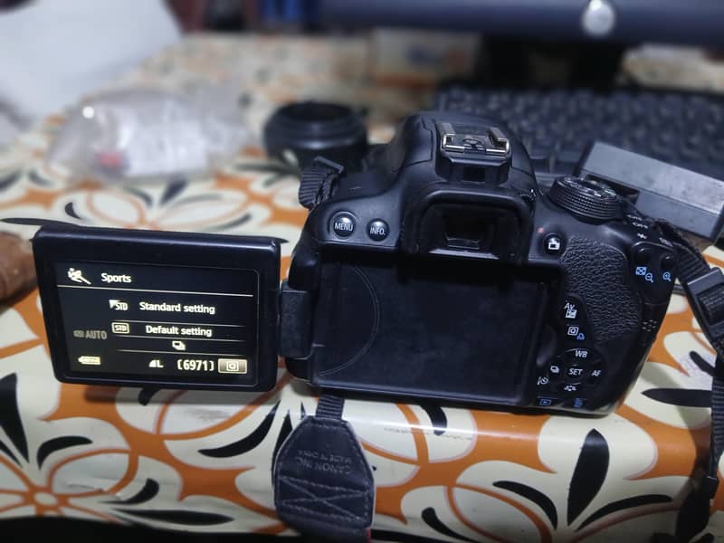 EOS 700D 3