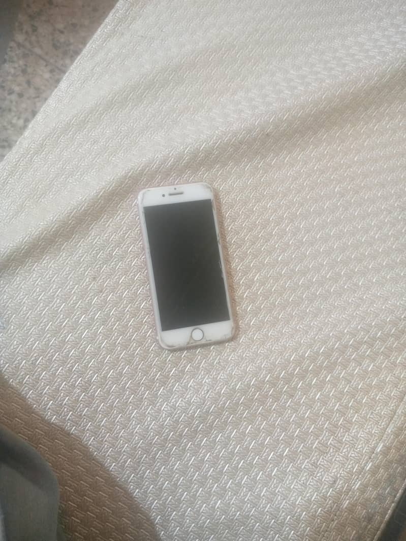Apple iPhone 7 2