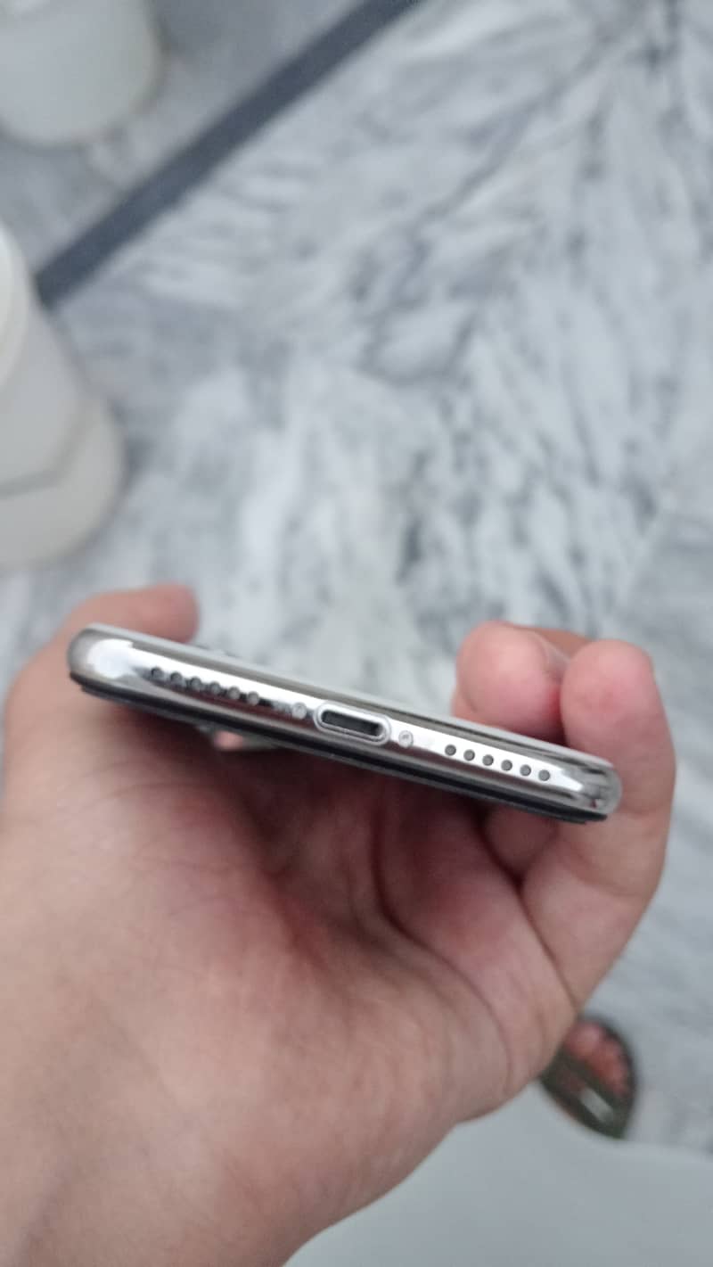 Apple iPhone X 0