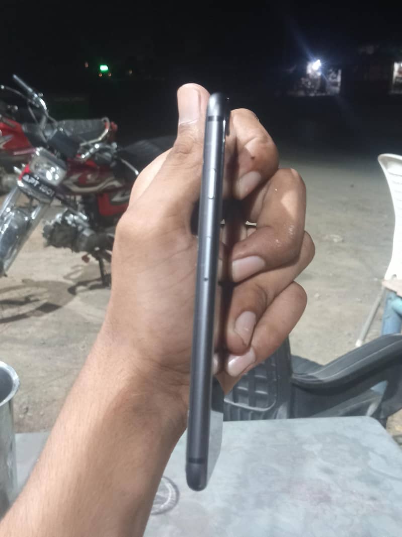 Apple iPhone 8 2